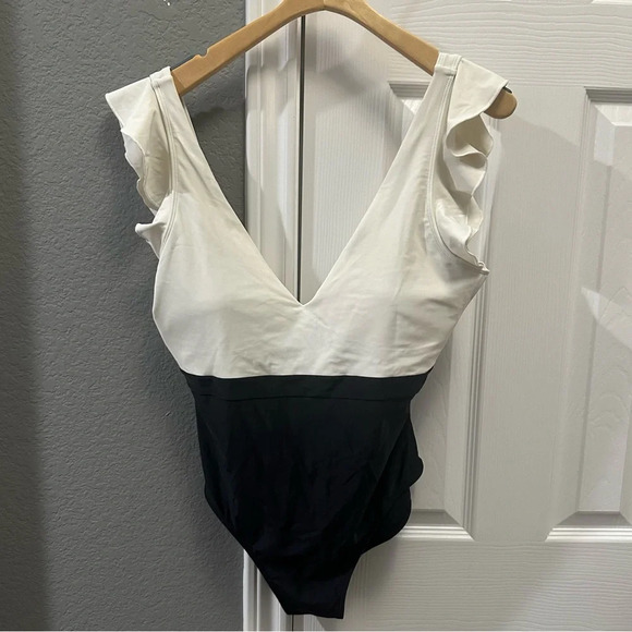 Summersalt The Ruffle Backflip Plus Size Swimsuit Size 14 - Picture 3 of 7